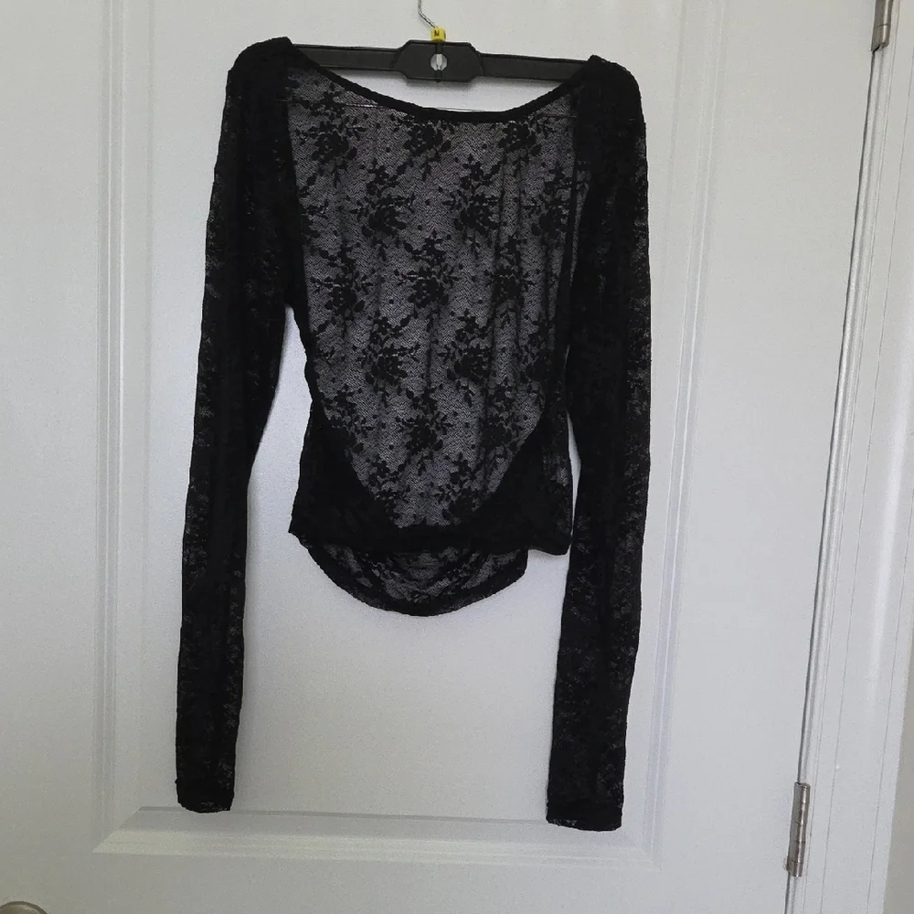 Chic Black Lace Long Sleeve Blouse - Picture 4 of 12